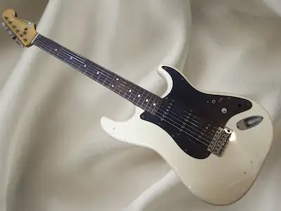 フェルナンデス　ストラトキャスター　ジェフ・ベック・モデル